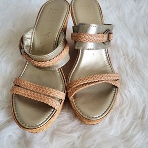 ITALIAN SHOEMAKERS GOLD WEDGE PRE-OWNED SIZE 7